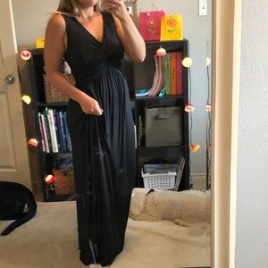 Super soft black maxi dress! 🌻